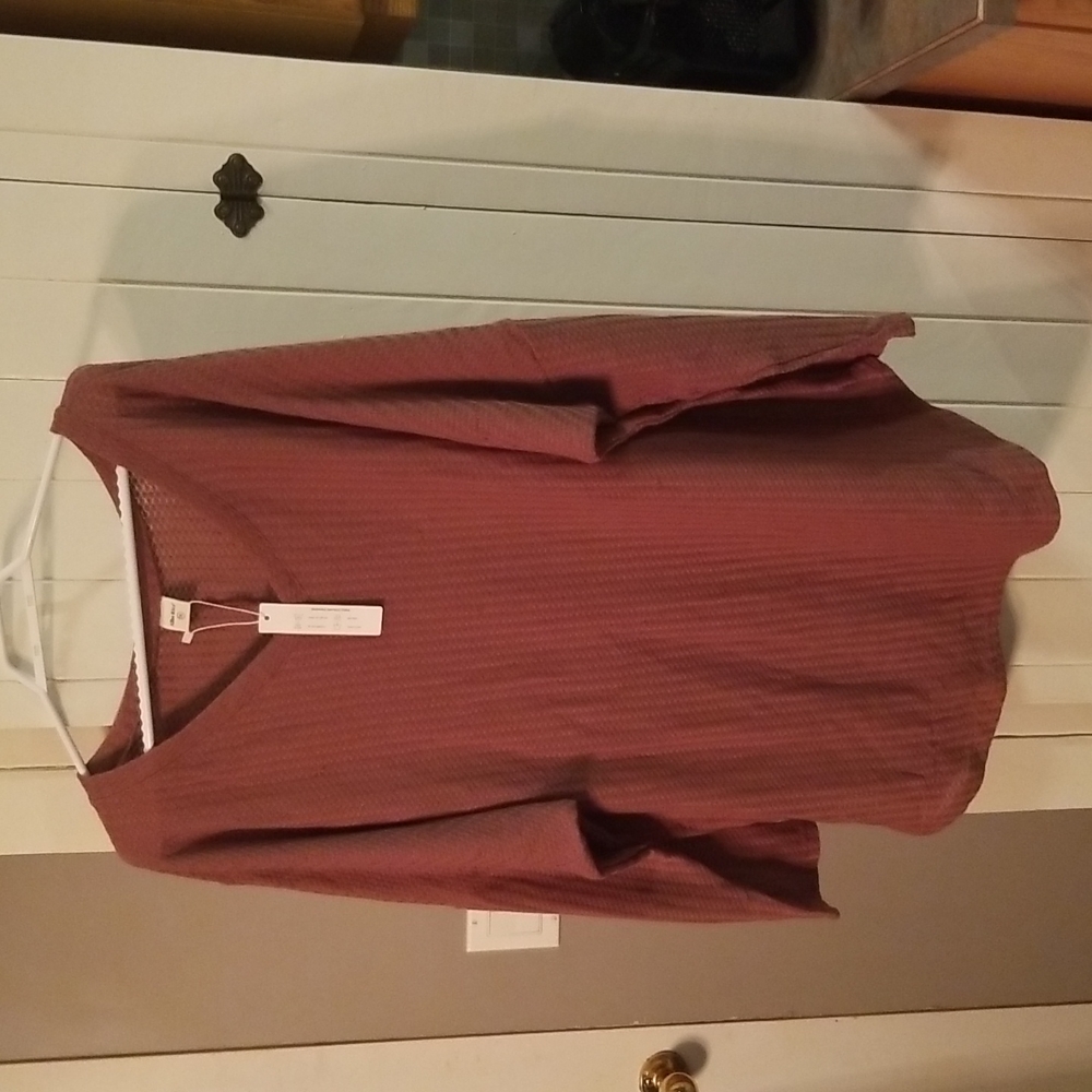 2XL rose shirt v neck